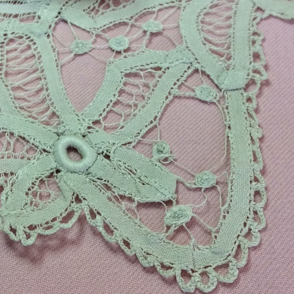 FINAL SALE PRICE Vintage Mantle Scarf & Embroidered T Cloth - Picture 10 of 11